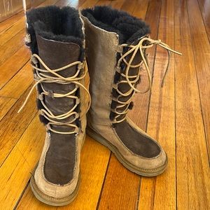 Ugg lace up tall shaft boot size 7
